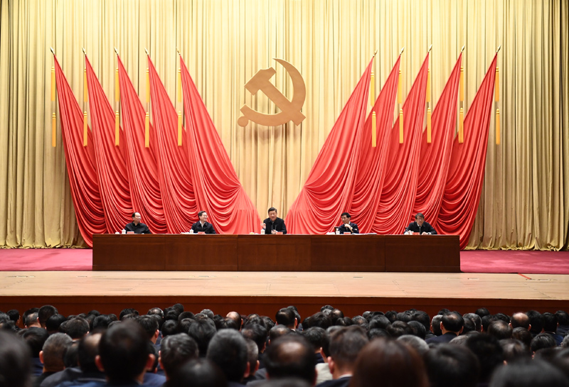 3月1日，2019年春季學(xué)期中央黨校（國(guó)家行政學(xué)院）中青年干部培訓(xùn)班在中央黨校開班。中共中央總書記、國(guó)家主席、中央軍委主席習(xí)近平在開班式上發(fā)表重要講話。